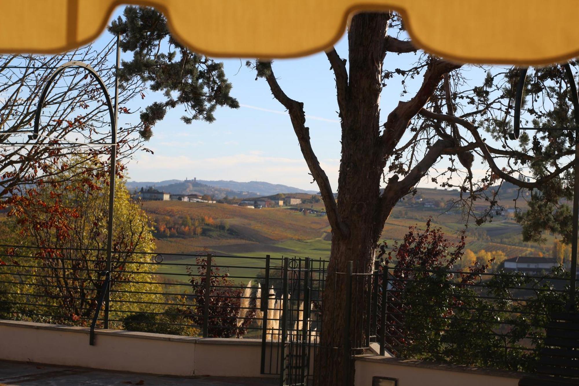 Locanda Del Boscogrande Montegrosso d'Asti Luaran gambar