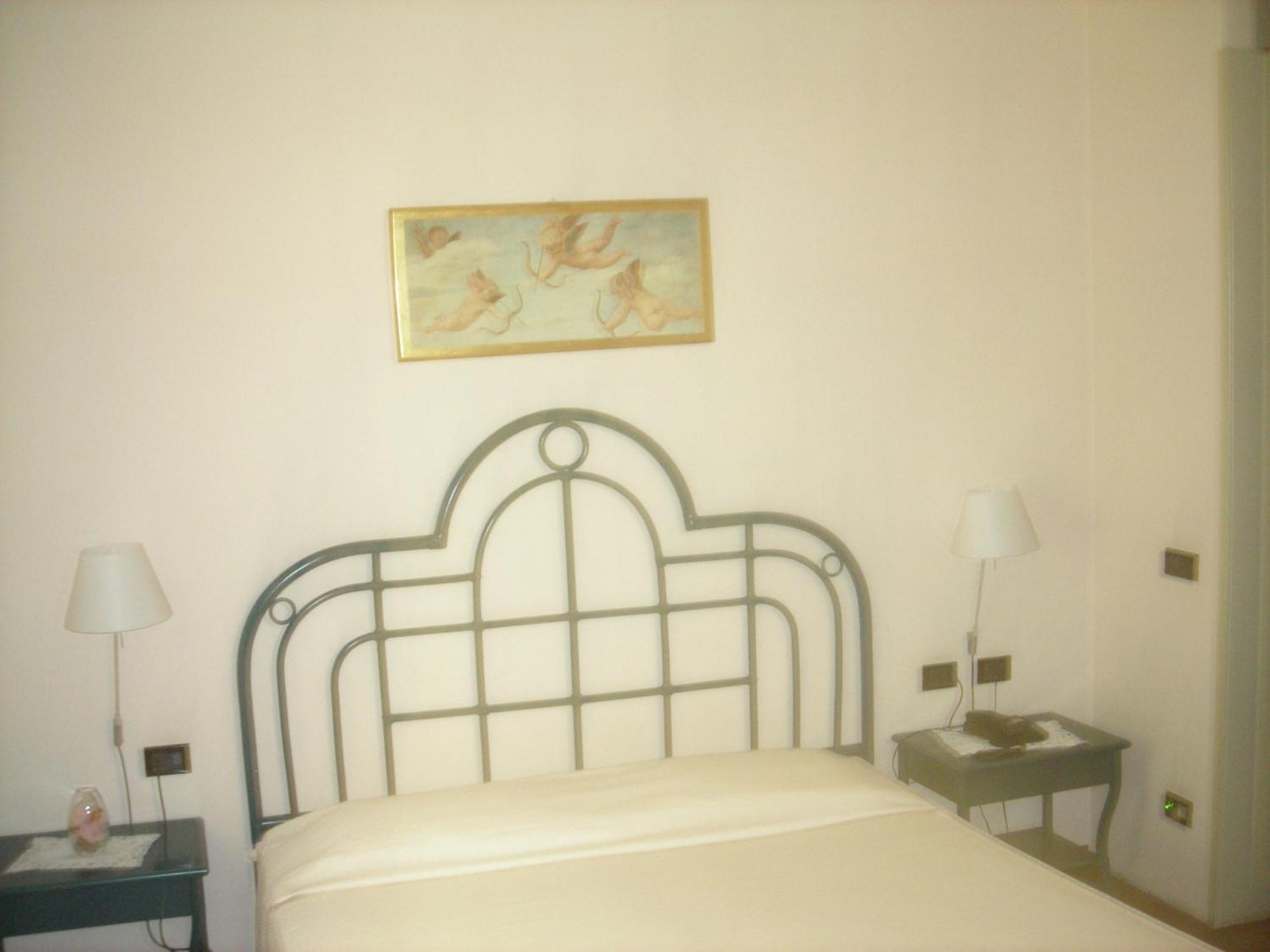 Locanda Del Boscogrande Montegrosso d'Asti Bilik gambar