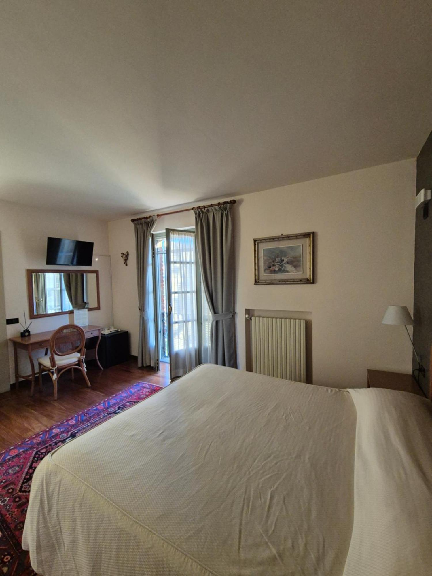 Locanda Del Boscogrande Montegrosso d'Asti Luaran gambar