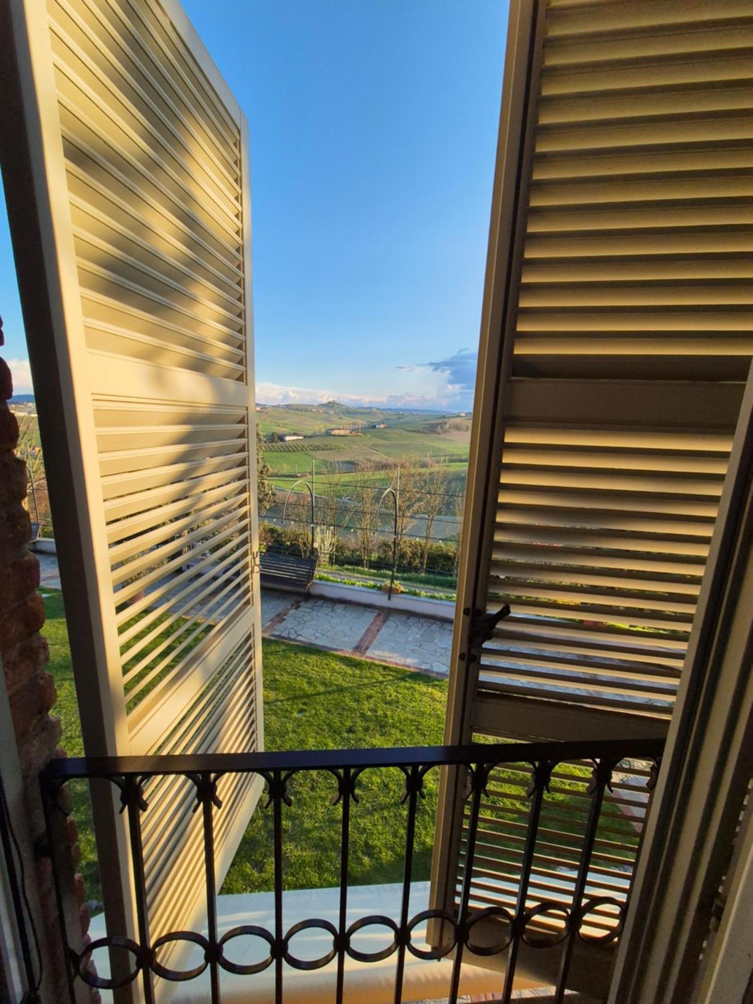 Locanda Del Boscogrande Montegrosso d'Asti Luaran gambar