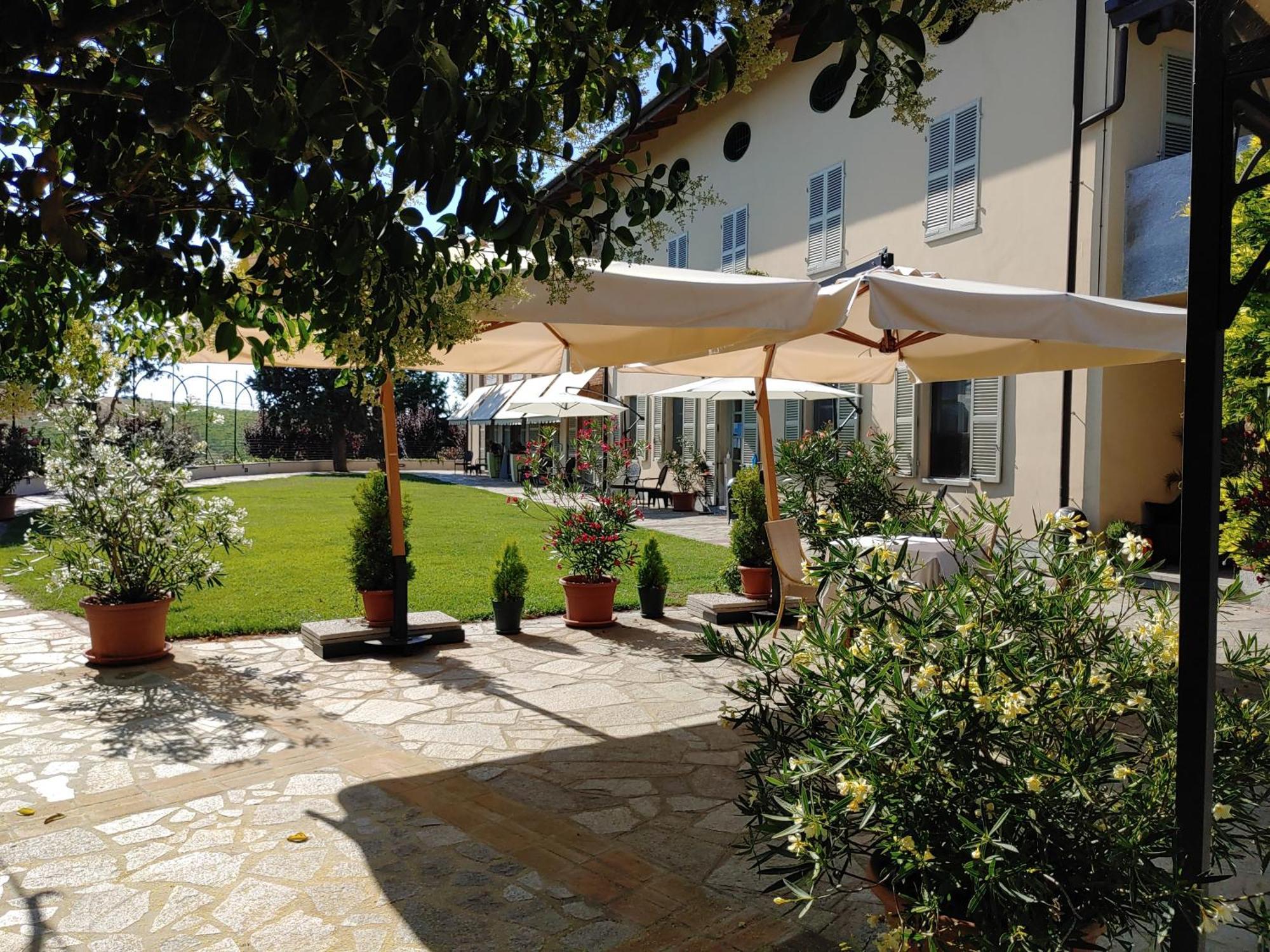 Locanda Del Boscogrande Montegrosso d'Asti Luaran gambar