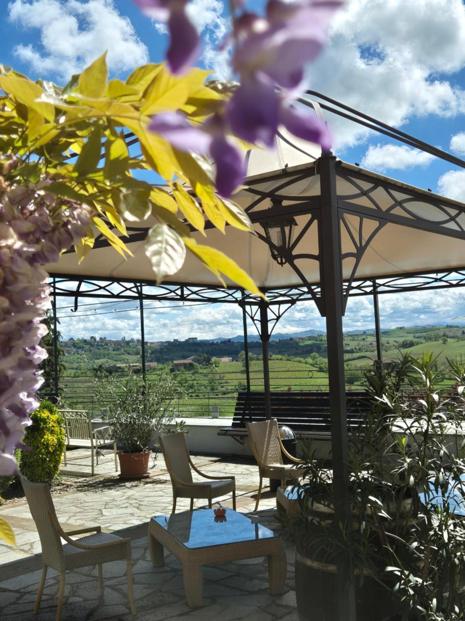 Locanda Del Boscogrande Montegrosso d'Asti Luaran gambar