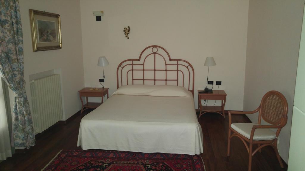 Locanda Del Boscogrande Montegrosso d'Asti Luaran gambar