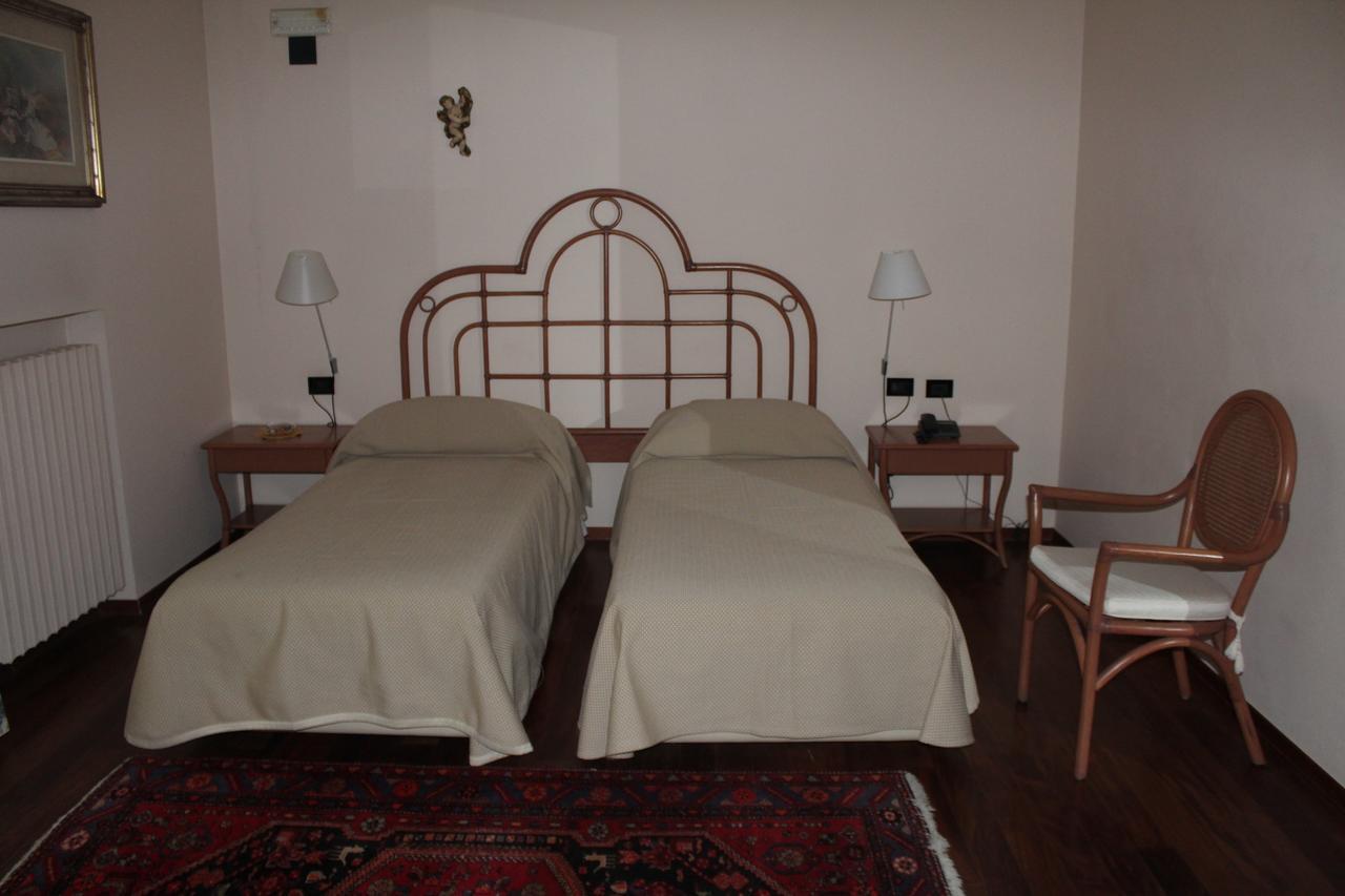 Locanda Del Boscogrande Montegrosso d'Asti Luaran gambar