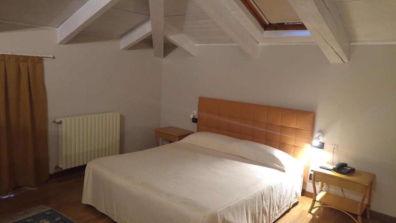 Locanda Del Boscogrande Montegrosso d'Asti Luaran gambar