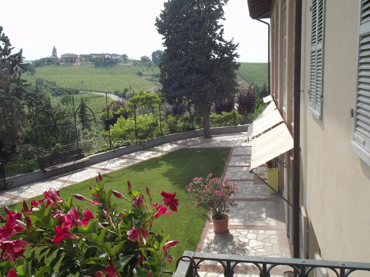 Locanda Del Boscogrande Montegrosso d'Asti Luaran gambar